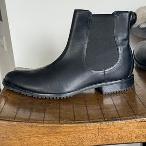 Cole Haan Leather Boots, Black, 100% Waterproof!
Chelsea size 9.5 D…NWOT!!